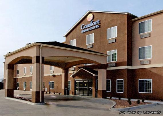 Comfort Inn & Suites Near Bethel College Newton Bagian luar foto